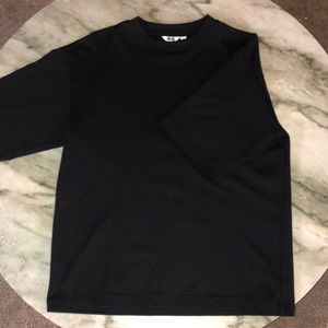 Uniqlo basic tee